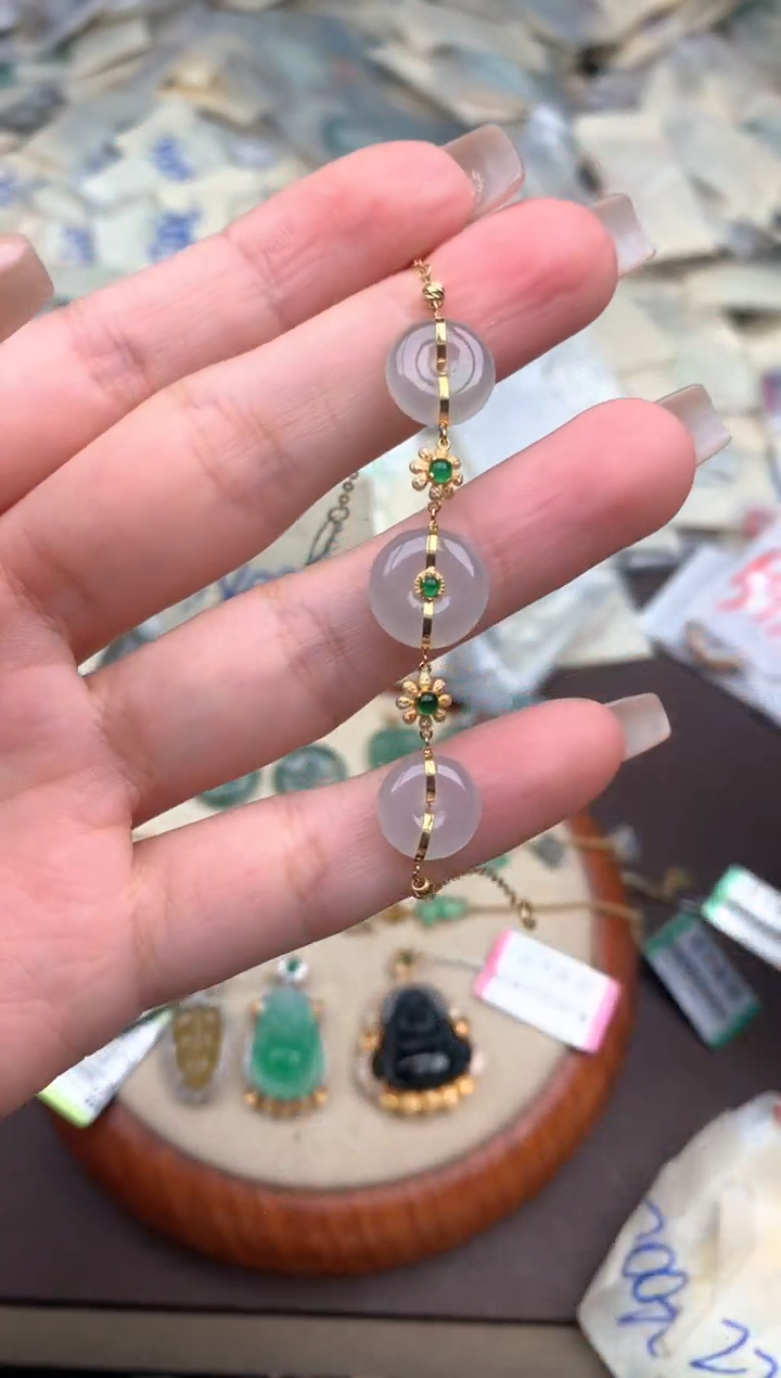 18K金镶嵌挂件翡翠一