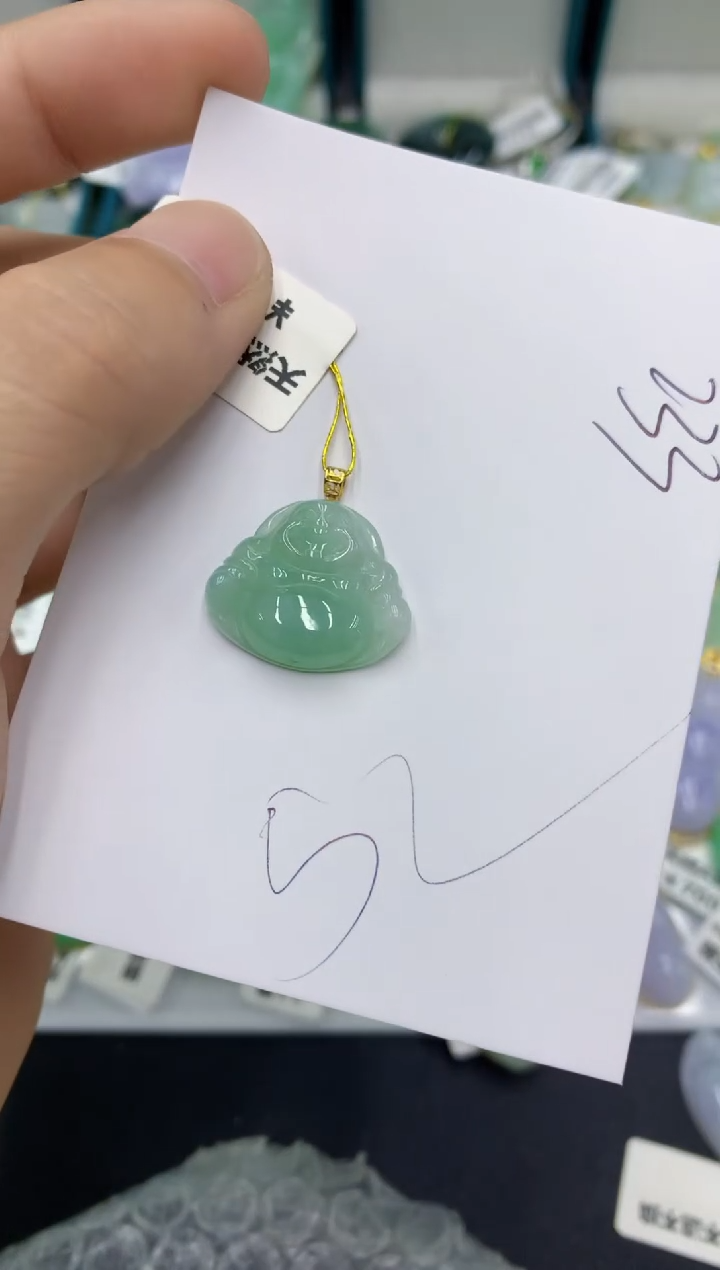 翡翠18K金镶嵌颈饰翡翠