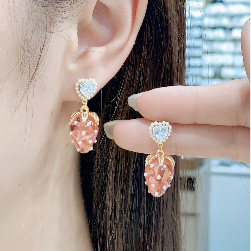 铜合金合成锆石耳饰 草莓糖果复古珍珠耳环轻奢精致耳坠女