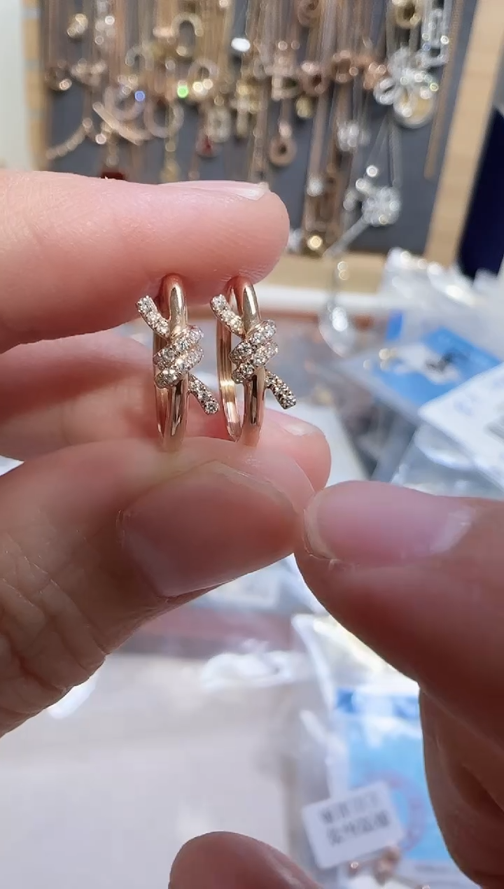 【闪购商品】天然钻石耳饰18K金镶嵌多样性发货发其一