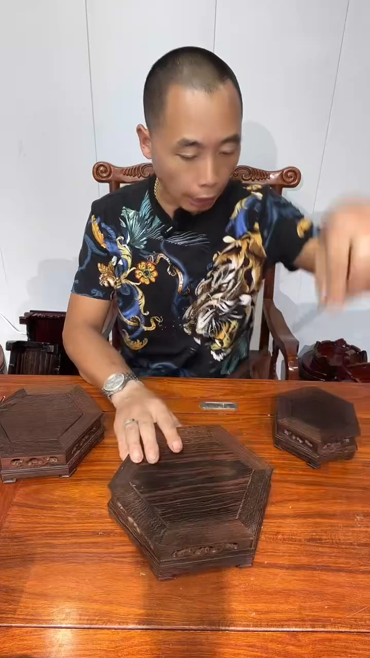 木鸡翅木六角方台套三