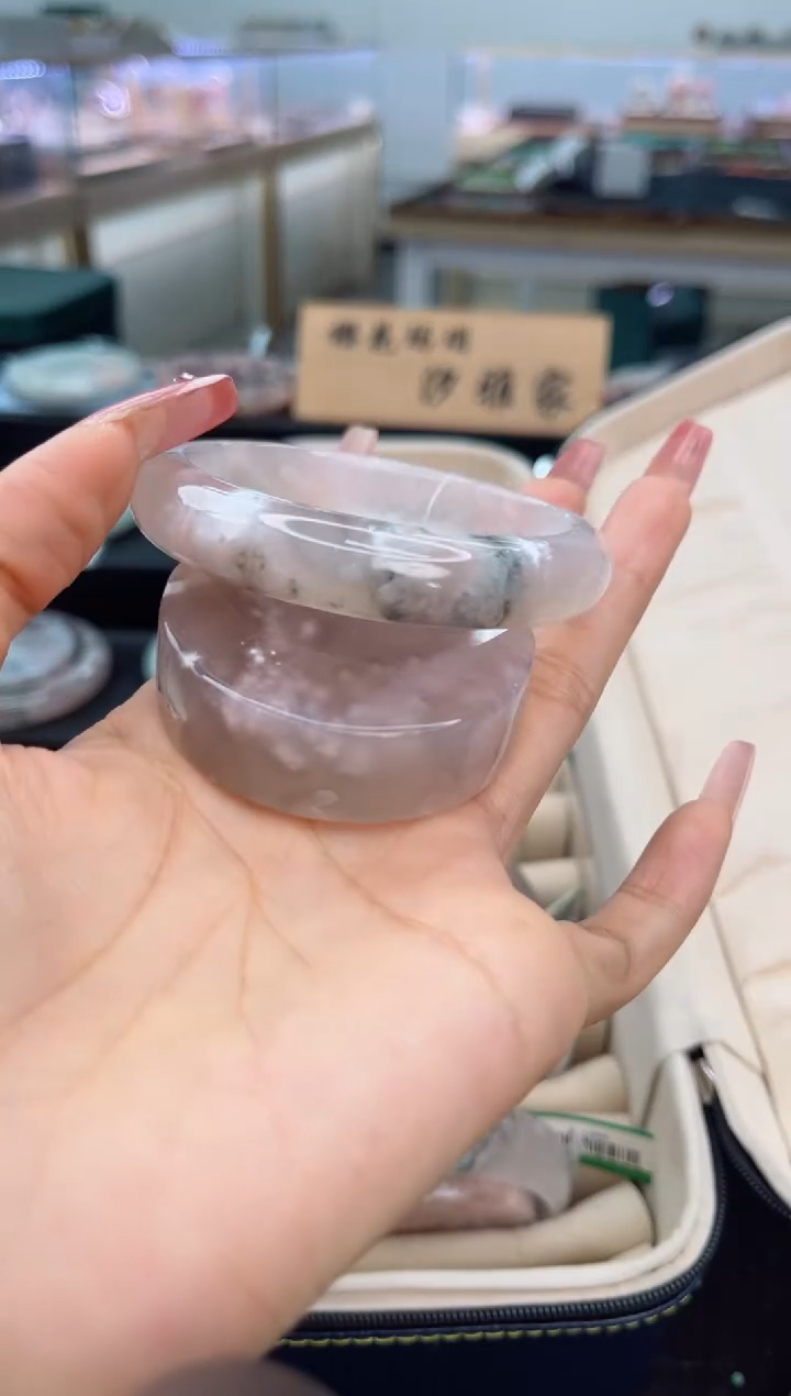 石英质玉手镯未镶嵌56圈口（赠品镯心）3887075