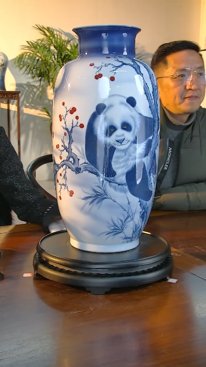 【闪购商品】瓶A29【人间瓷画】《黄小玲》