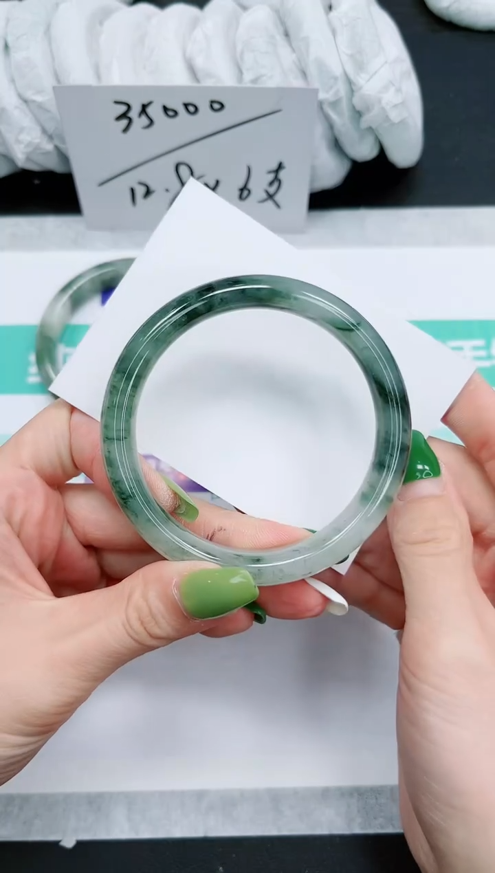 石英质玉手镯未镶嵌819-60.8