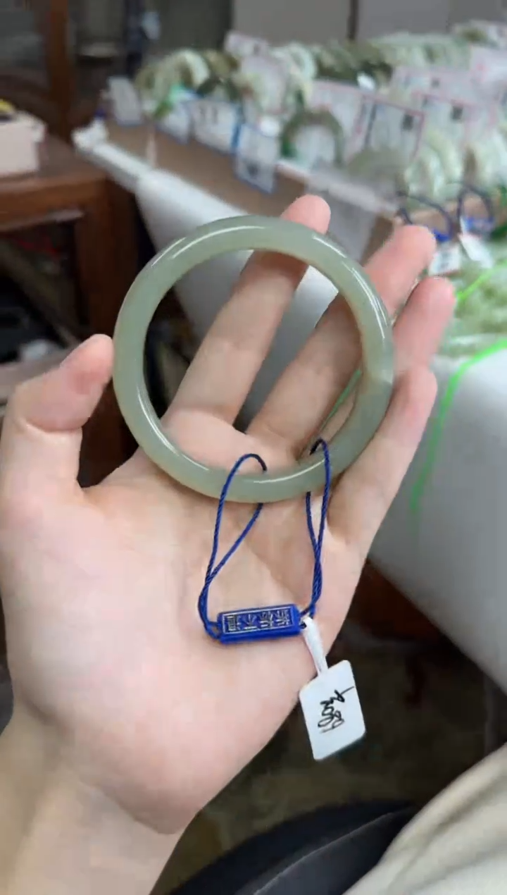 未镶嵌手镯和田玉57