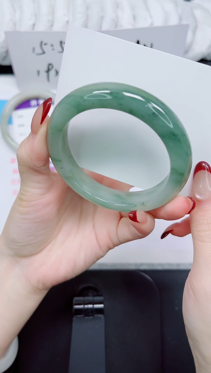 【闪购商品】石英质玉手镯未镶嵌176