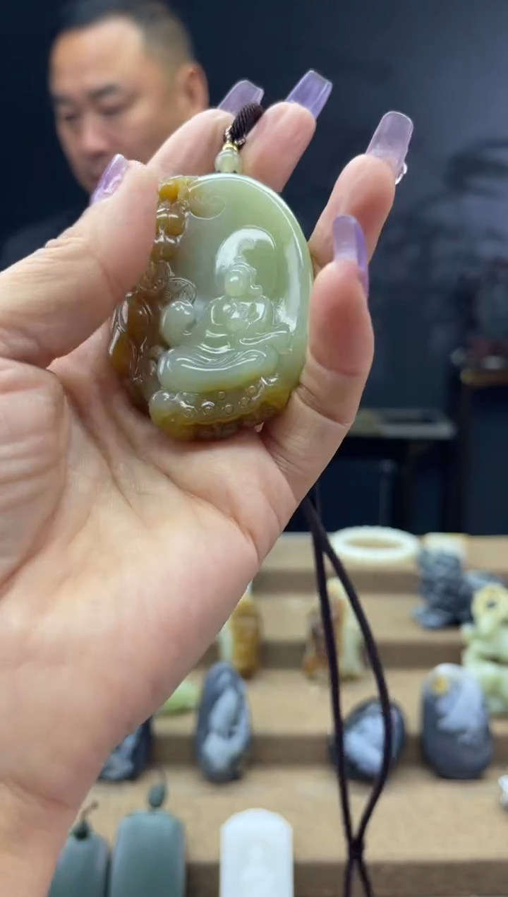 颈饰未镶嵌和田玉1