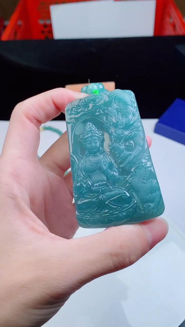 颈饰未镶嵌翡翠    ·