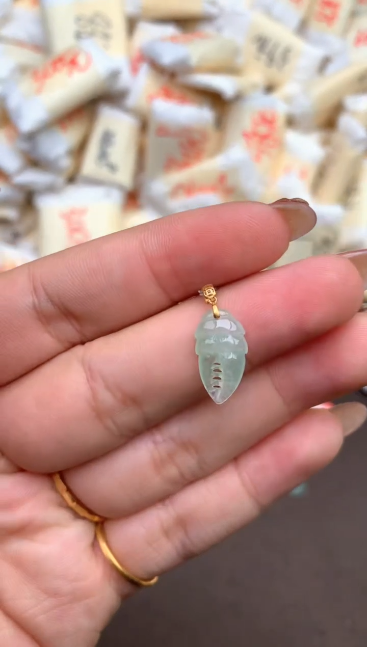 【闪购商品】翡翠挂件18K金镶嵌  —    