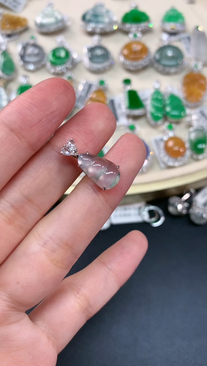 【闪购商品】翡翠吊坠(不含链)18K金镶嵌A85|3980