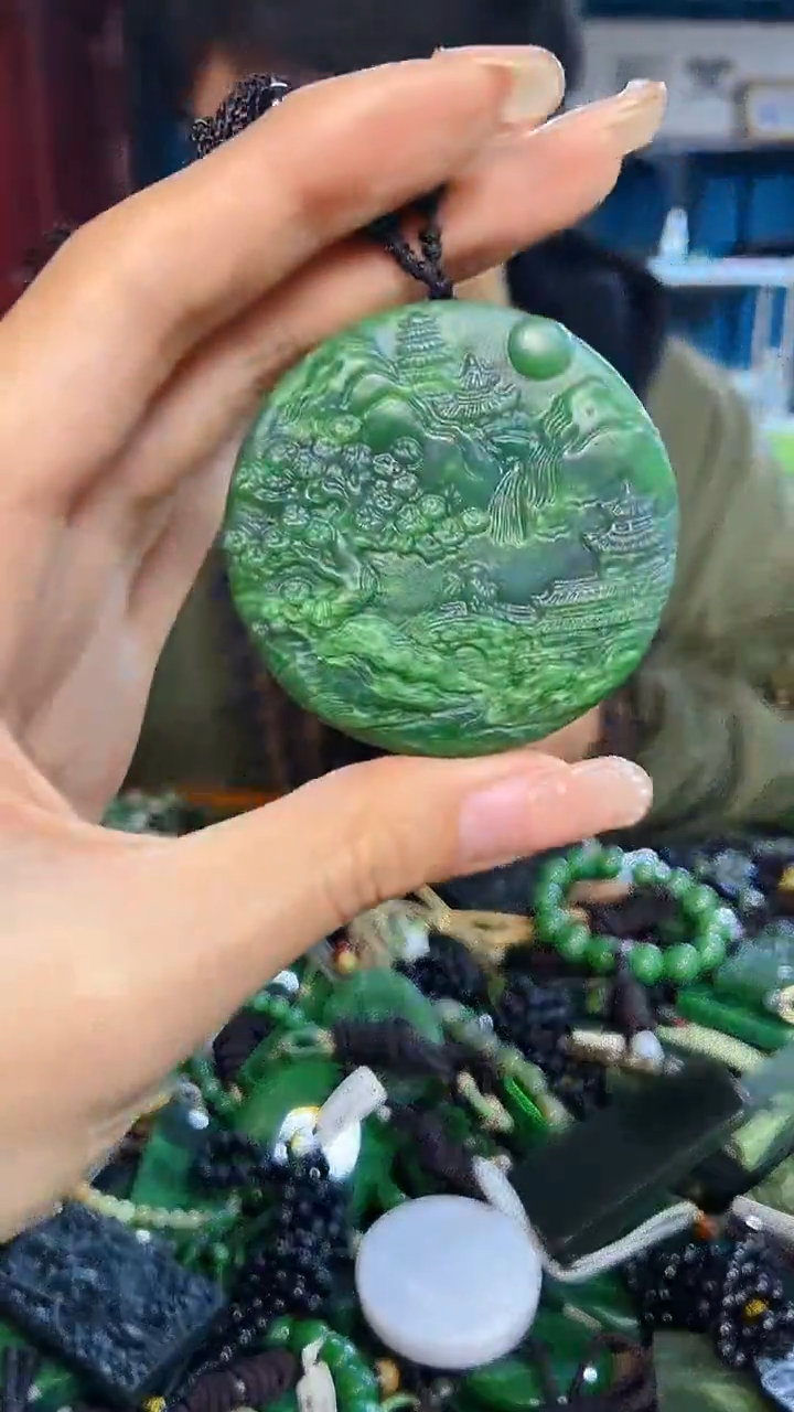 未镶嵌和田玉挂件1