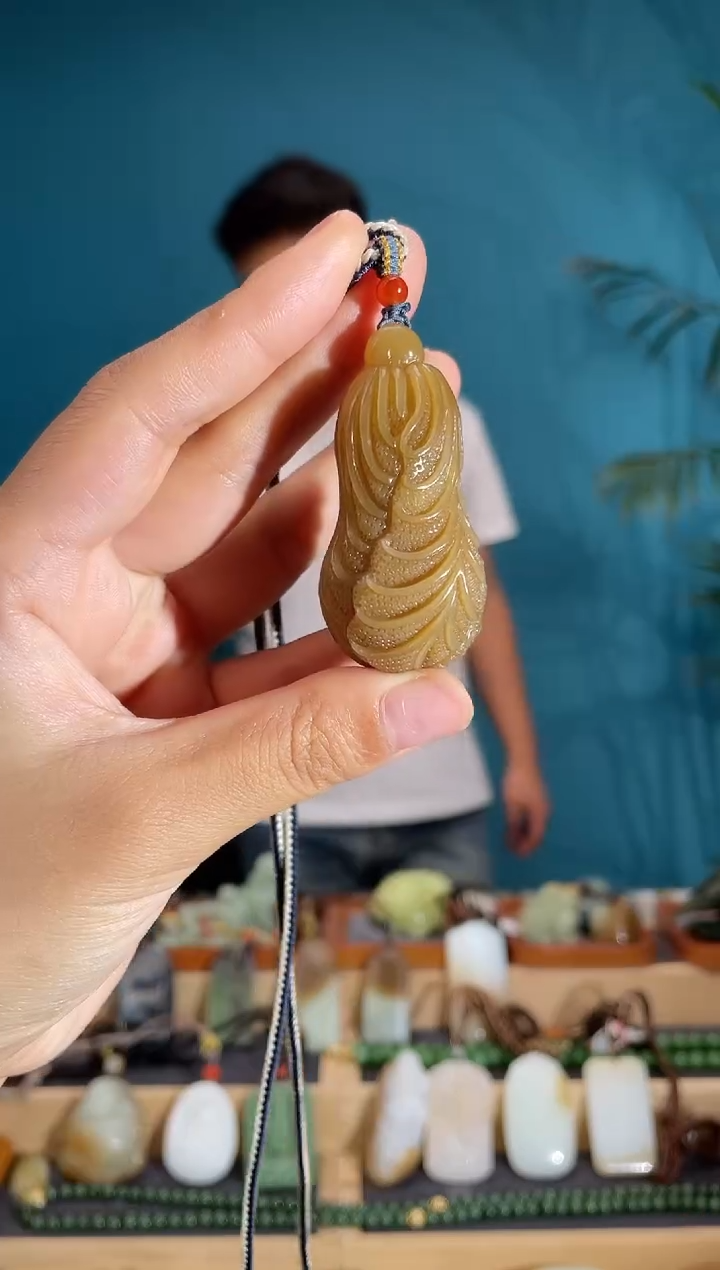 和田玉未镶嵌颈饰1