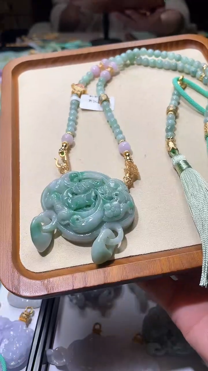 【闪购商品】翡翠颈饰未镶嵌吊坠