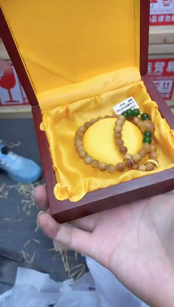 精选闪购手串搭配无礼盒