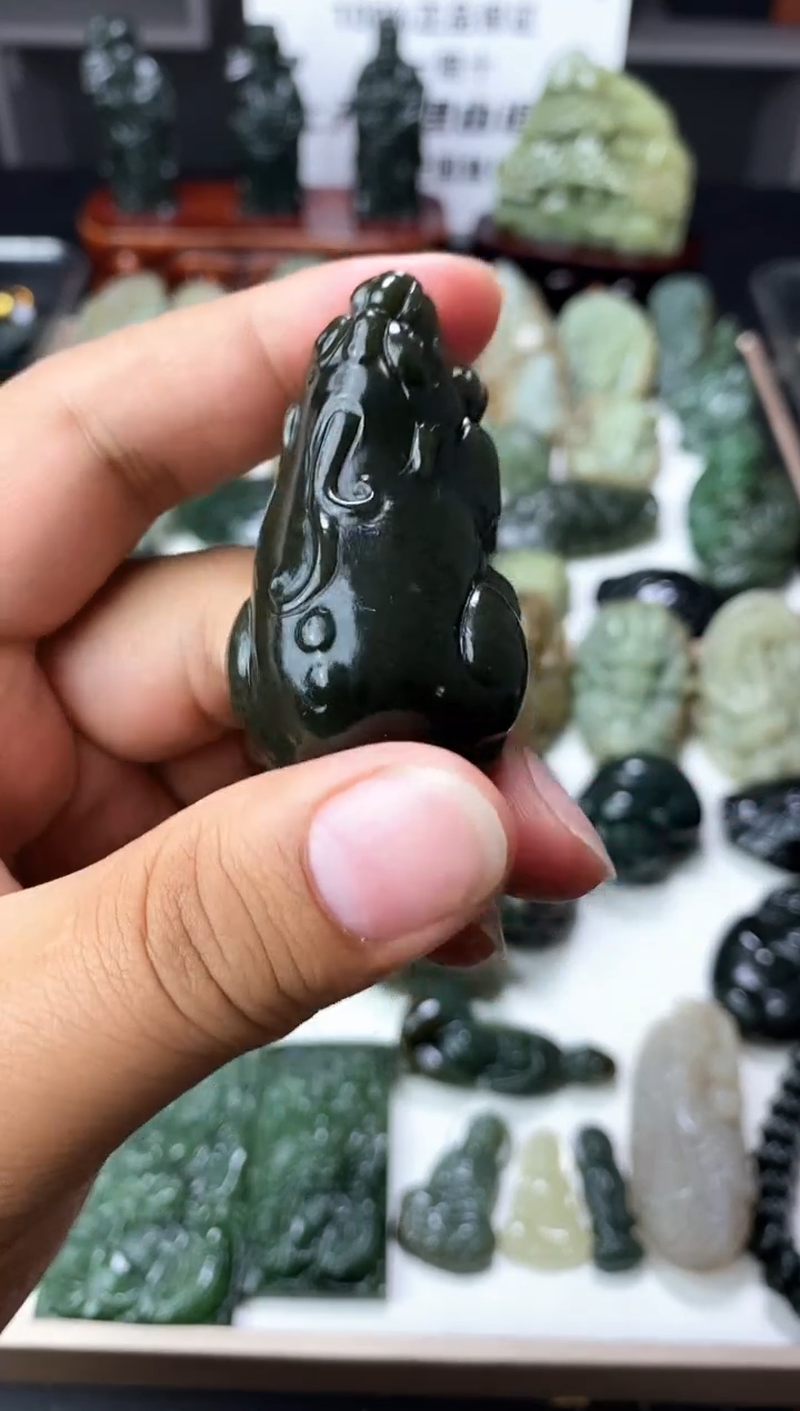 颈饰未镶嵌和田玉1