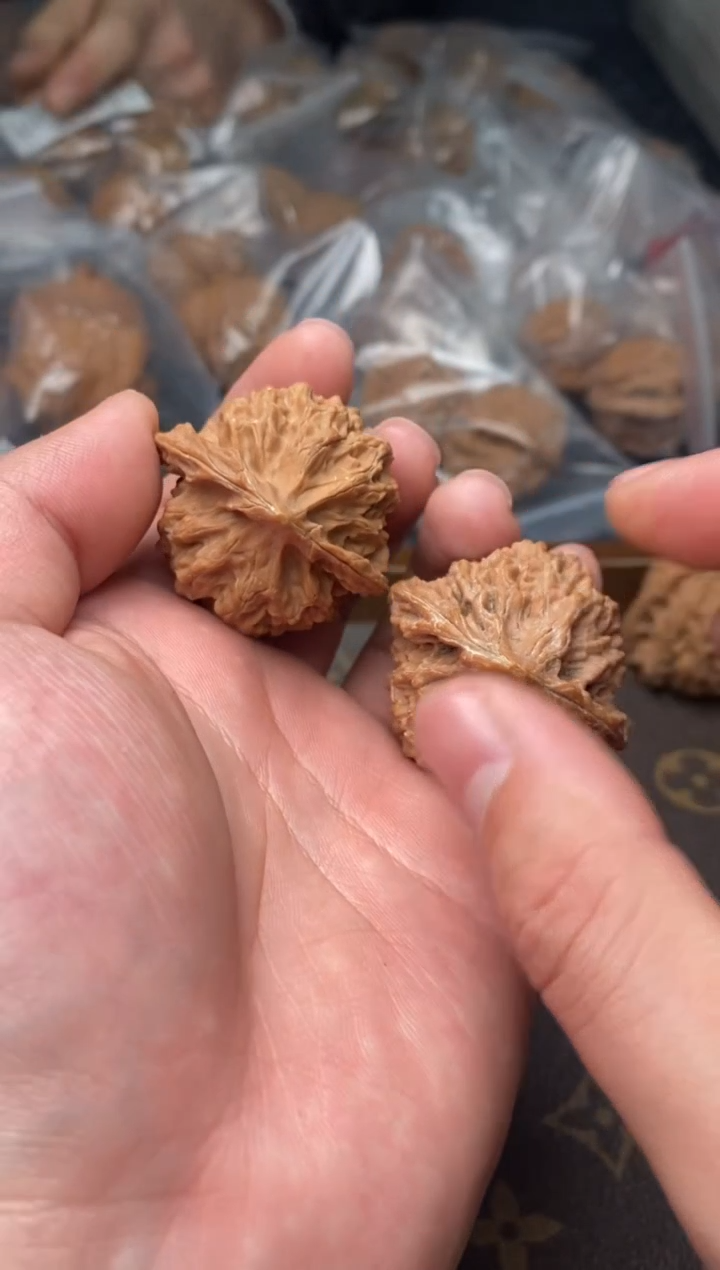 【闪购商品】文玩核桃把件G87号38尺灯笼