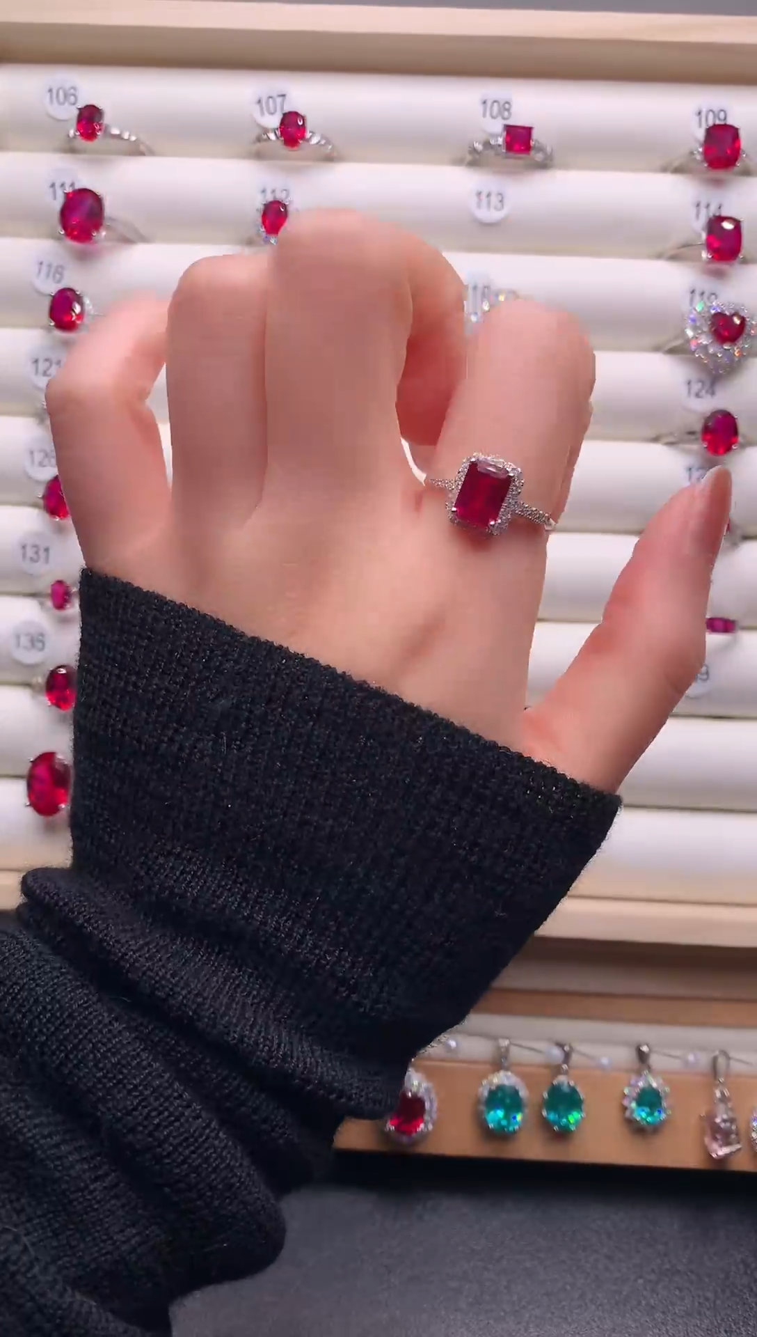 64红宝石（处理）红宝石戒指