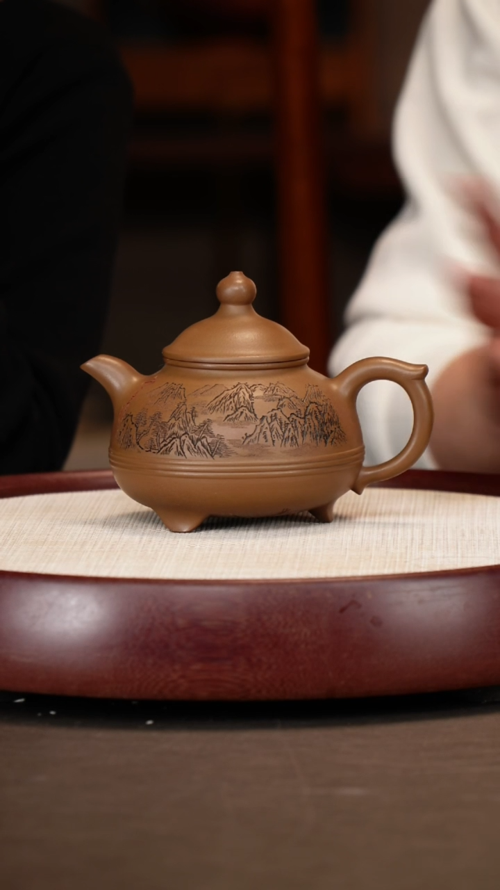 【闪购商品】紫砂茶壶象牙雪上段三足+苦禅+双栖图