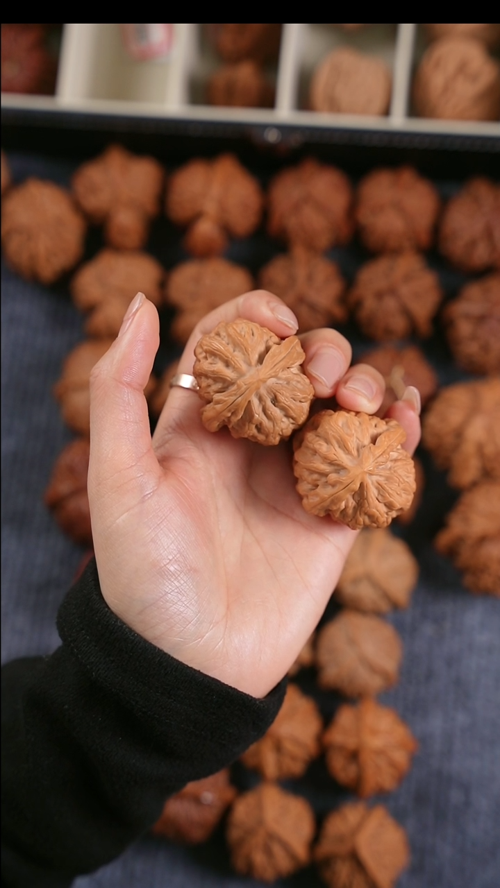 【闪购商品】文玩核桃吊坠红锦鲤