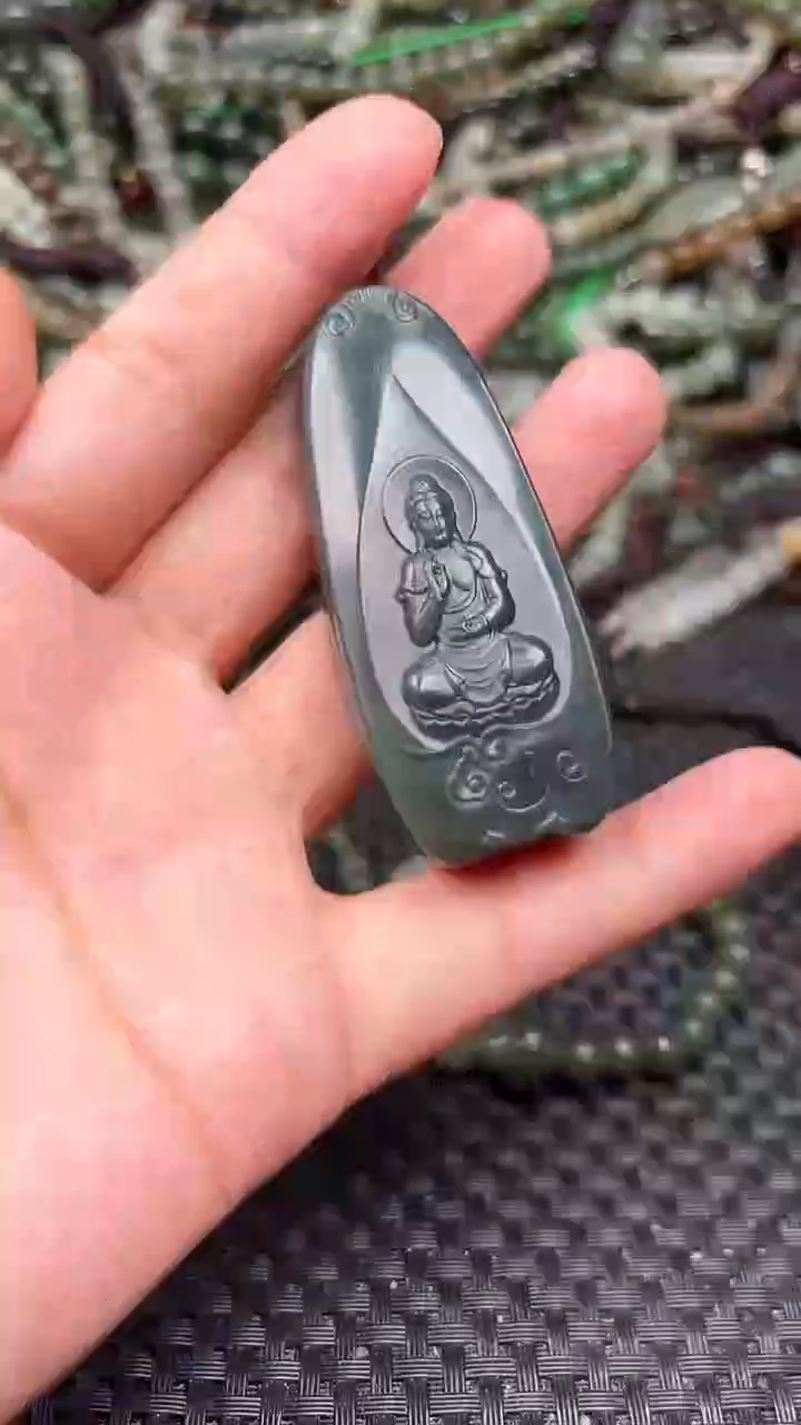 颈饰未镶嵌和田玉1