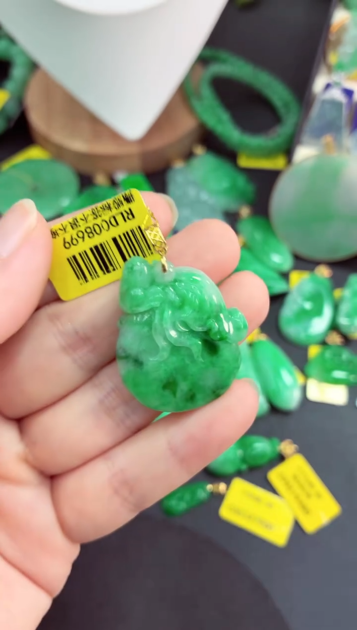 吊坠(不含链)18K金镶嵌翡翠挂件