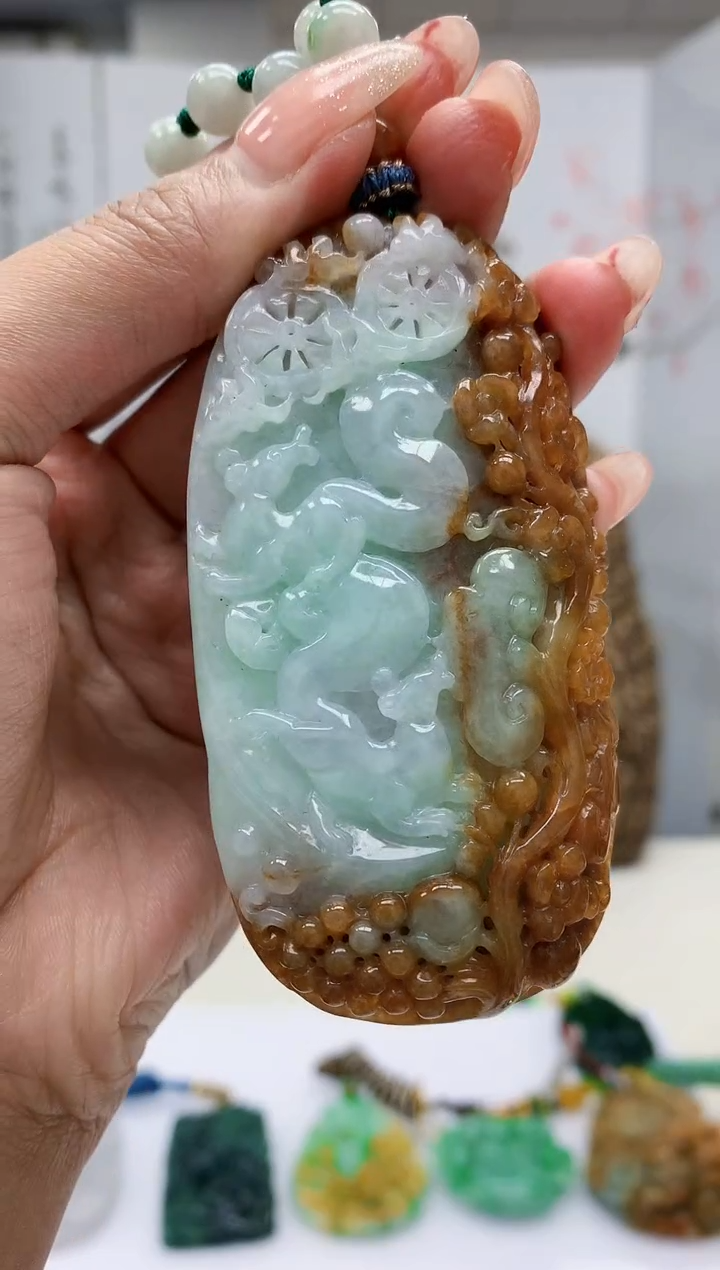 【闪购商品】定制翡翠未镶嵌4812MM-毛货挂件68