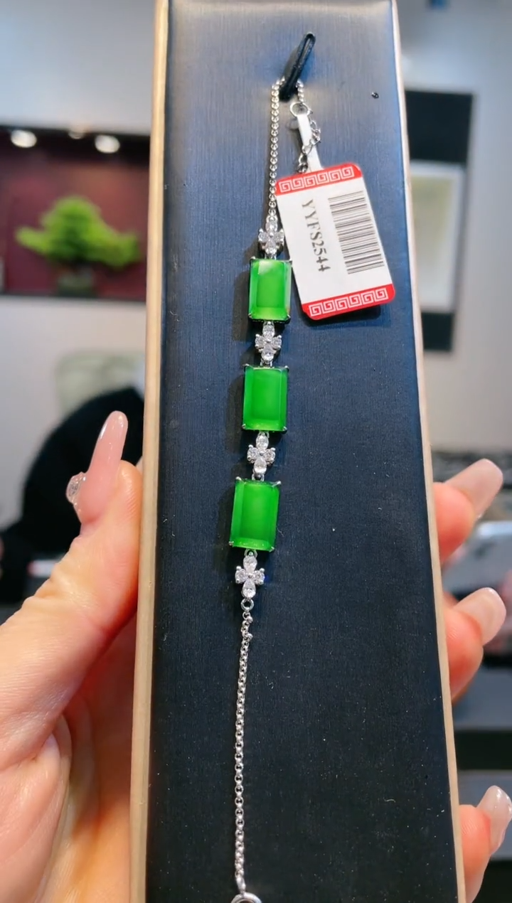 【闪购商品】翡翠颈饰18K金镶嵌A86天然A货翡翠手链