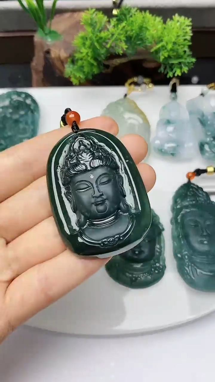 【闪购商品】翡翠颈饰未镶嵌        