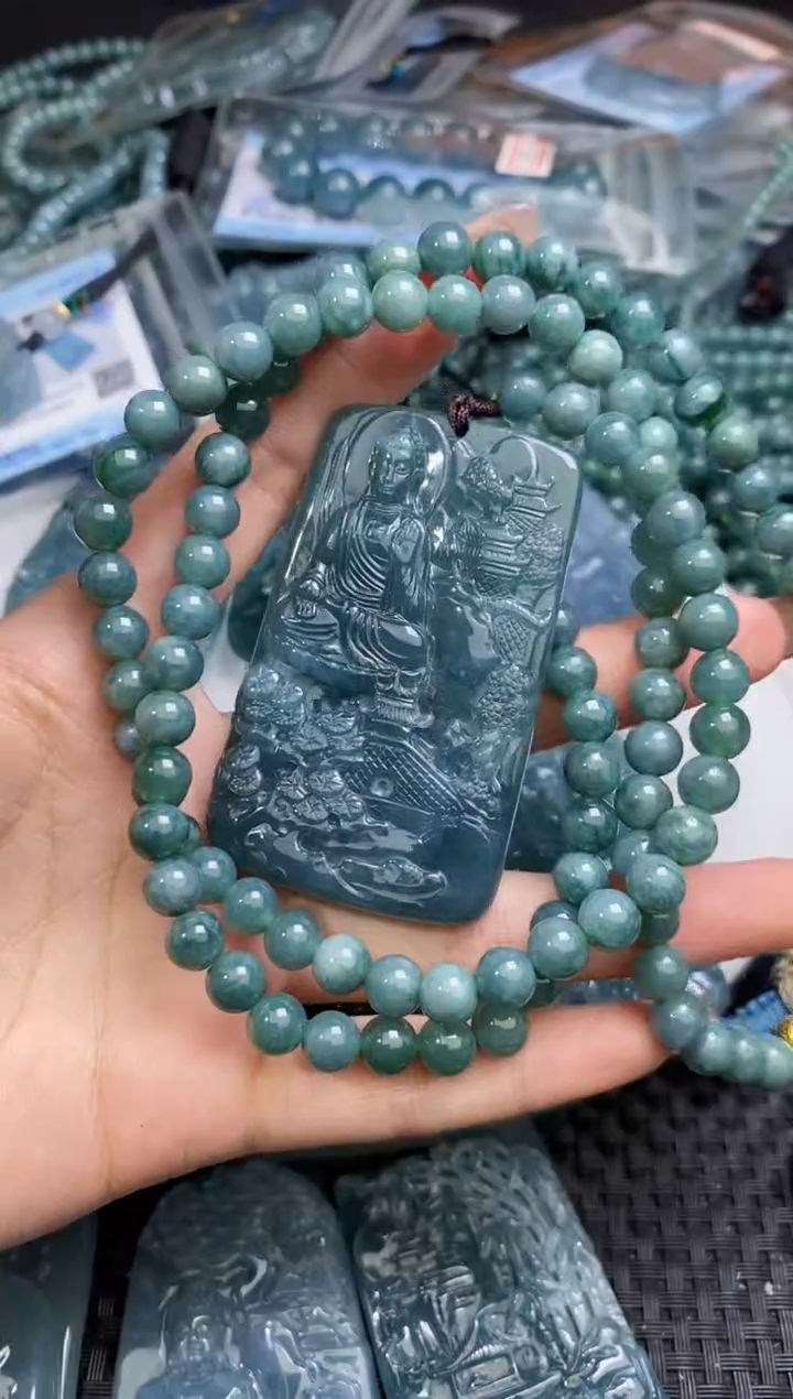 【闪购商品】翡翠颈饰未镶嵌             
