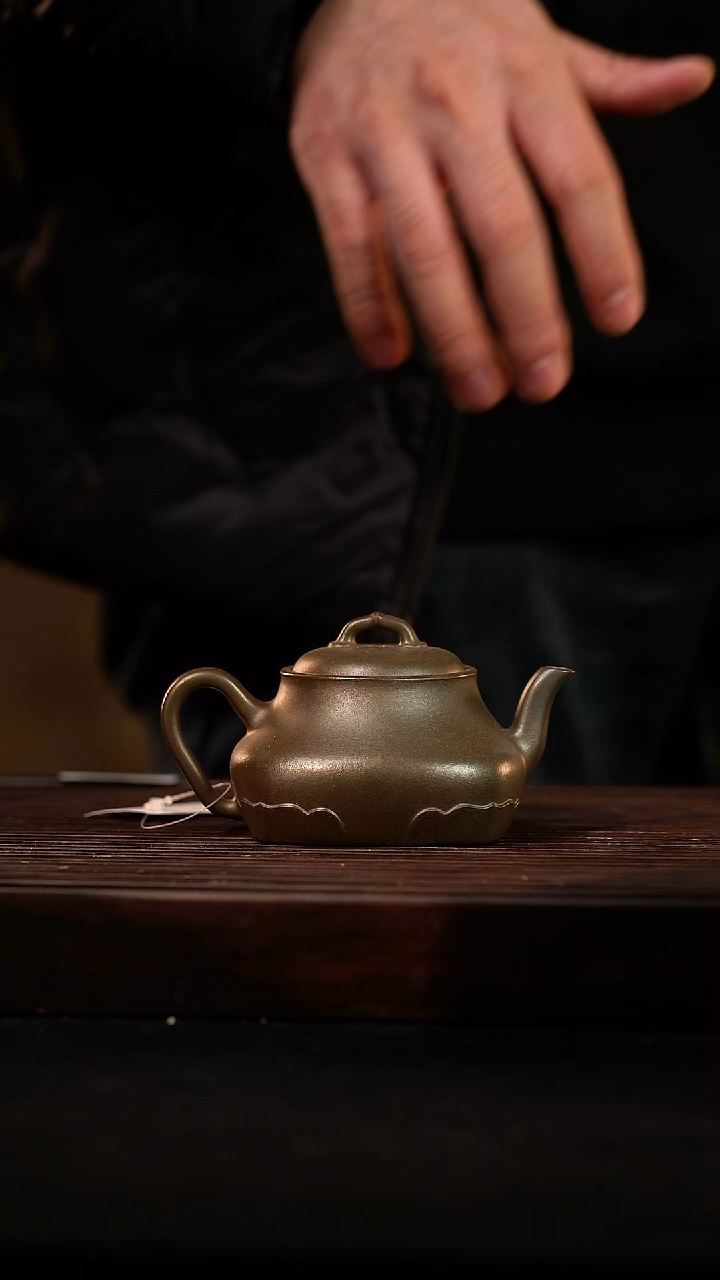 茶壶紫砂四方莲台——蒋亚萍