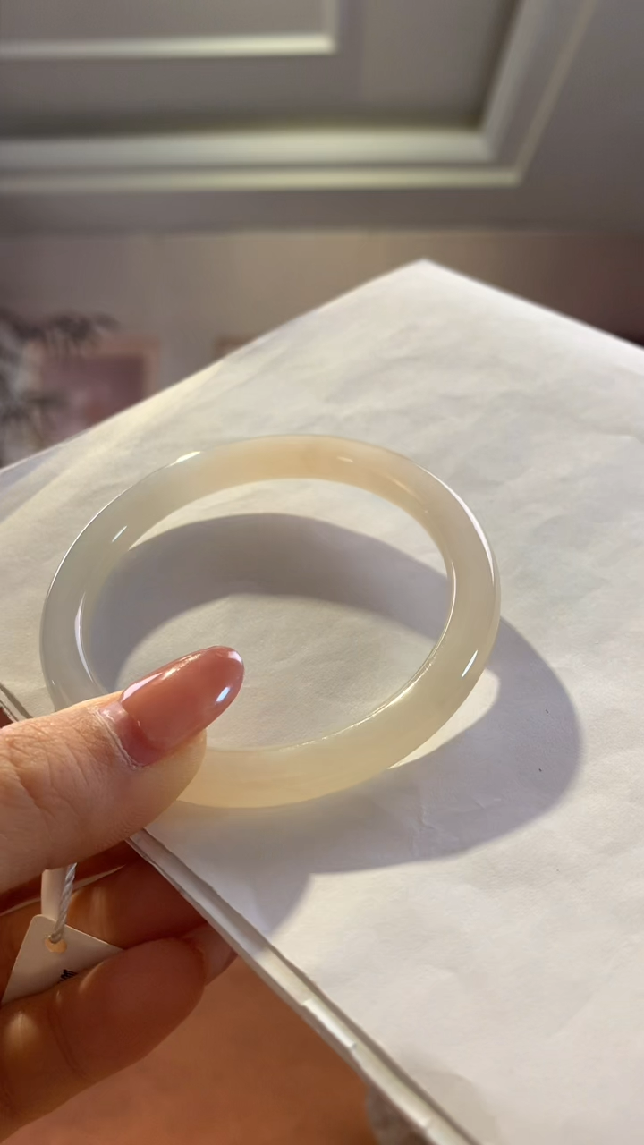 【闪购商品】和田玉手镯未镶嵌藕粉粉紫手镯57