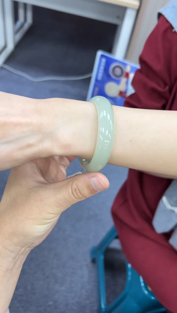 未镶嵌手镯和田玉54.5  556