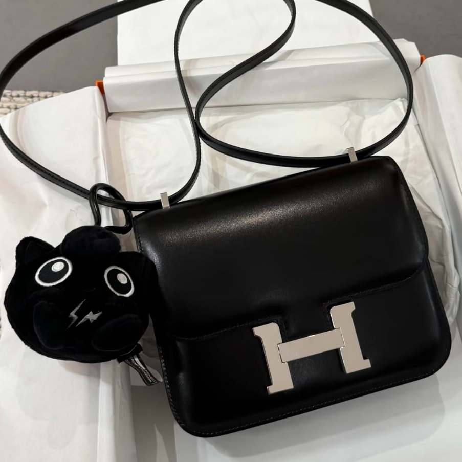 99新 Hermes/爱马仕 小花柳 康康 19 黑色 牛皮 D刻 银扣 