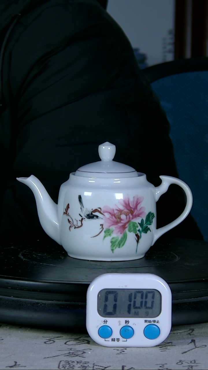 【闪购商品】壶粉彩精绘花绘图壶