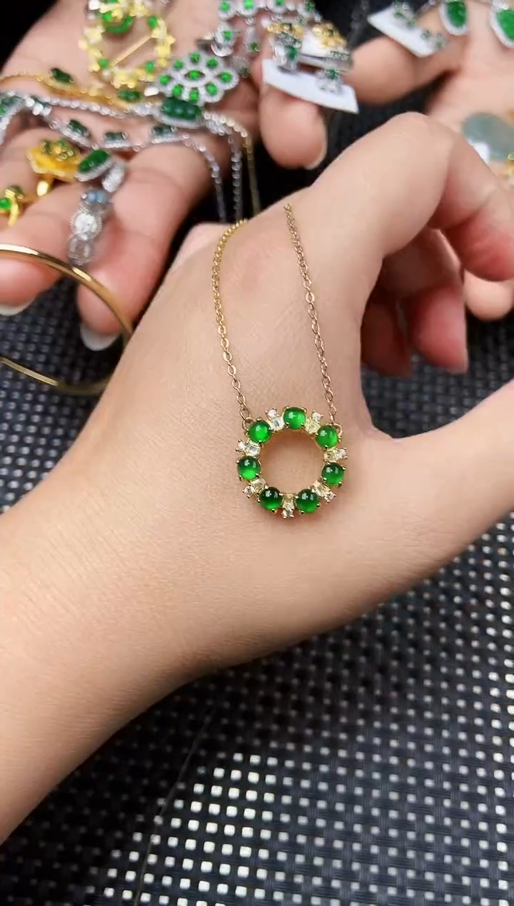 翡翠未镶嵌颈饰111111111