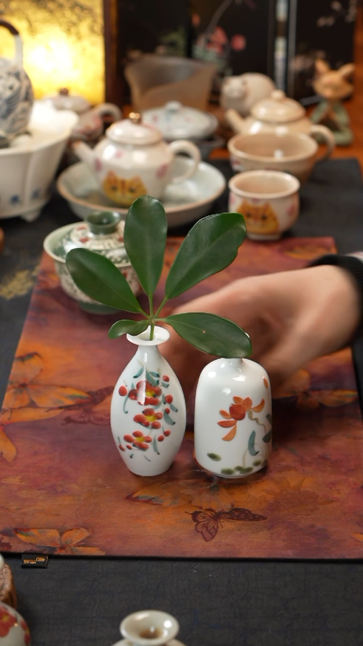 【闪购商品】手工手绘小花瓶手工手绘小花瓶