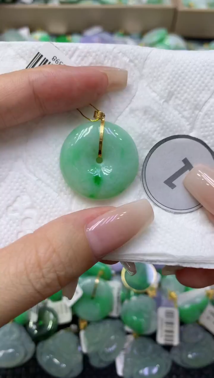 颈饰未镶嵌翡翠天然缅甸翡翠A货