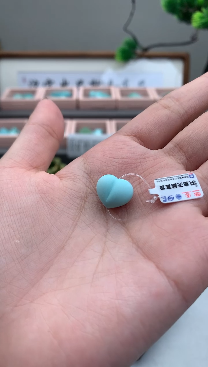绿松石未镶嵌雕刻A112