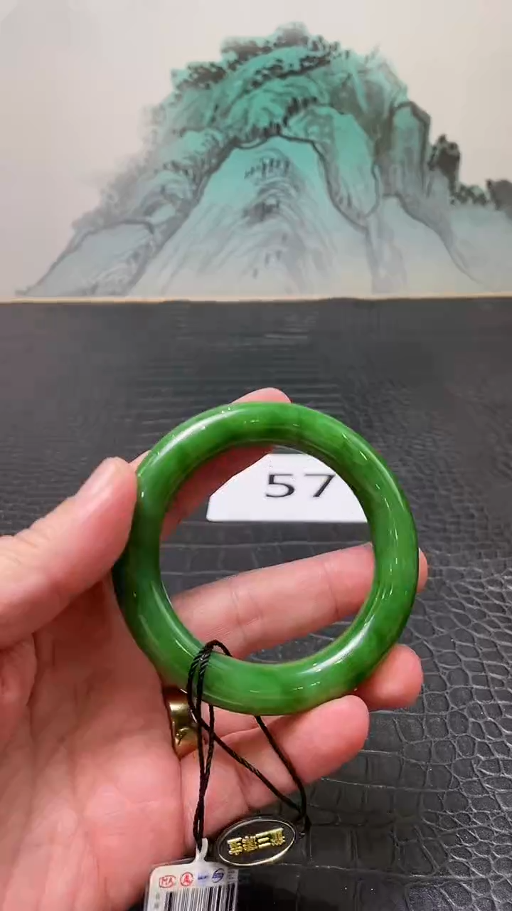 和田玉（碧玉）手镯未镶嵌一个