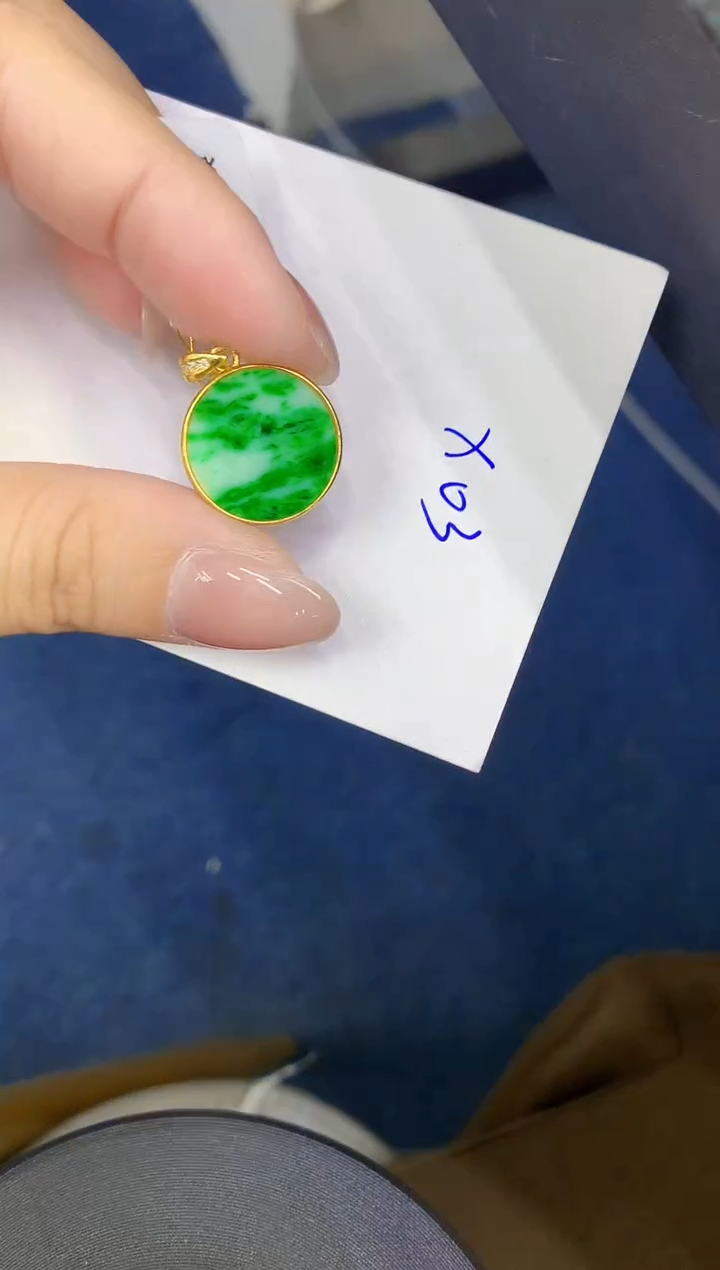 颈饰未镶嵌翡翠缅甸天然翡翠A货