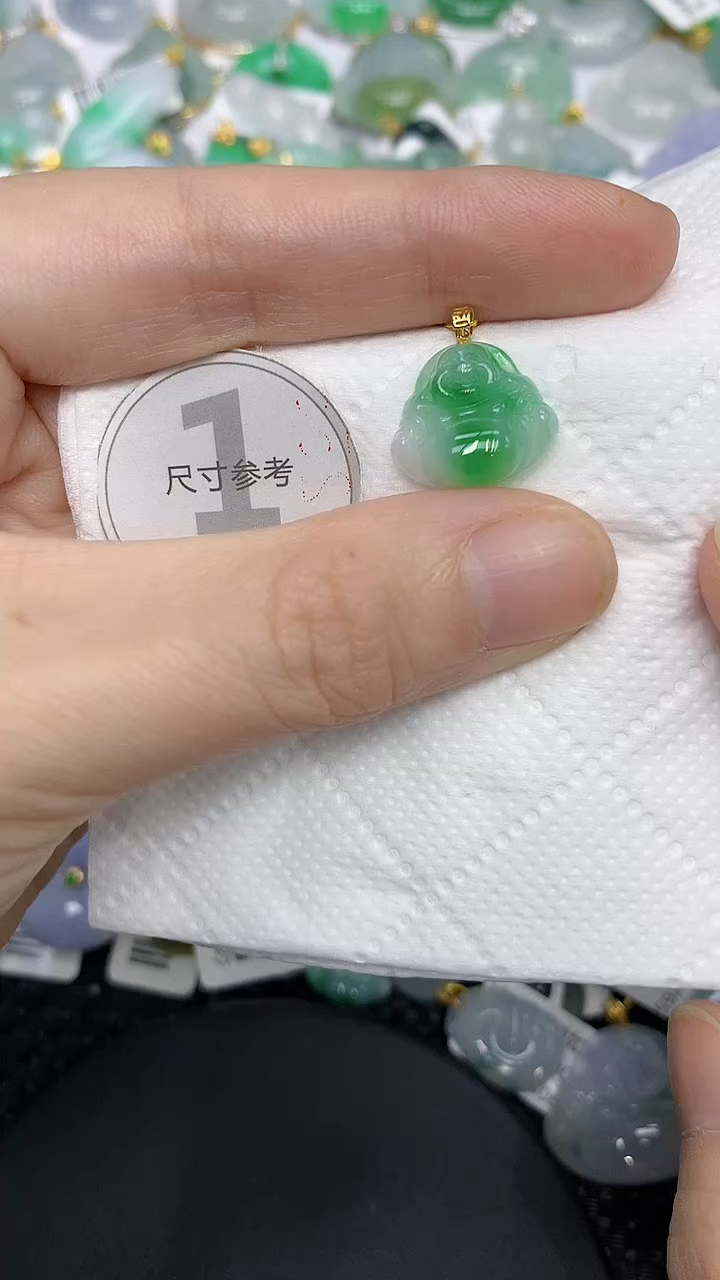 颈饰18K金镶嵌翡翠1111111111