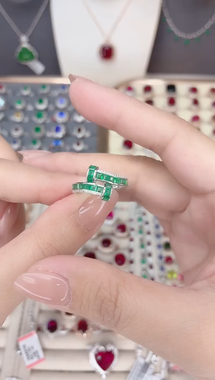 18K金镶嵌祖母绿戒指祖母绿.