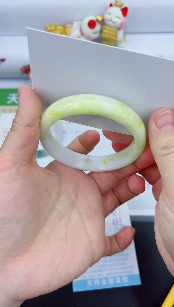 【闪购商品】石英质玉手镯未镶嵌397-58.9