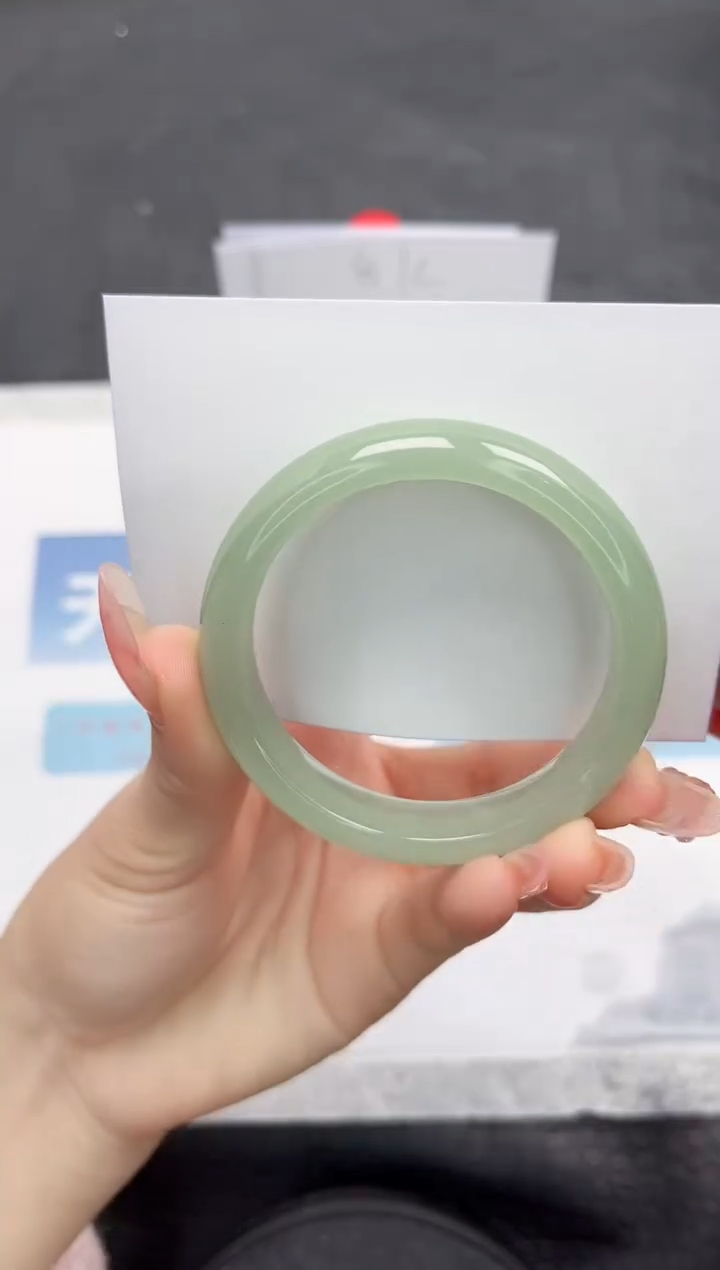 【闪购商品】石英质玉手镯未镶嵌O106-50