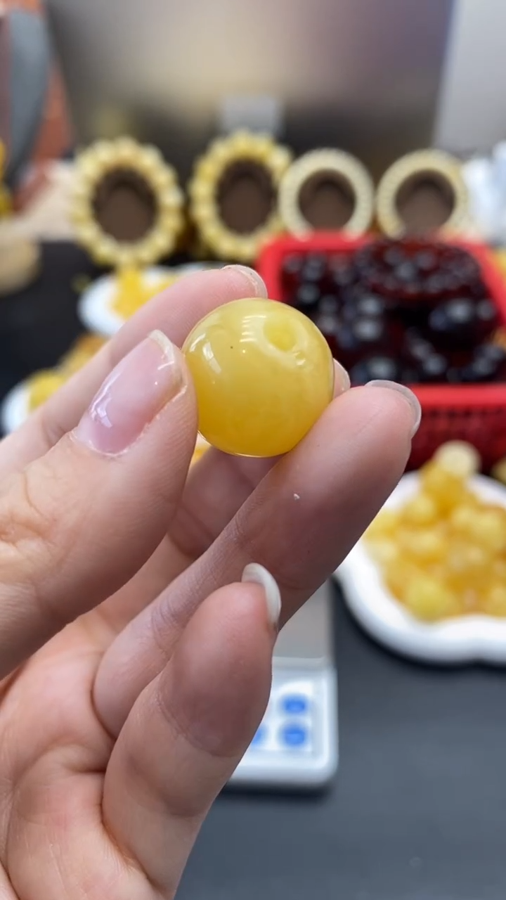 琥珀未镶嵌珠宝奇石2478
