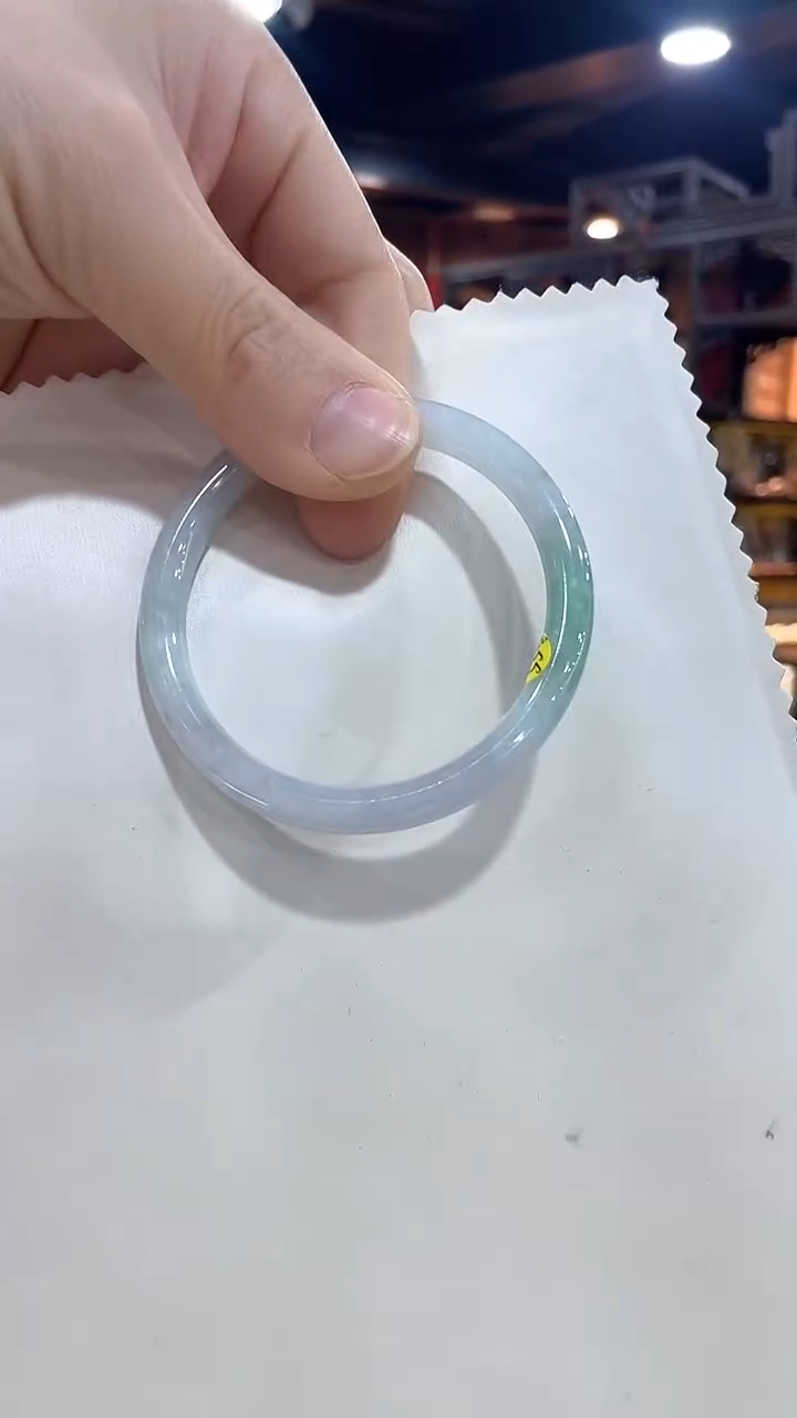 未镶嵌手镯翡翠55，93