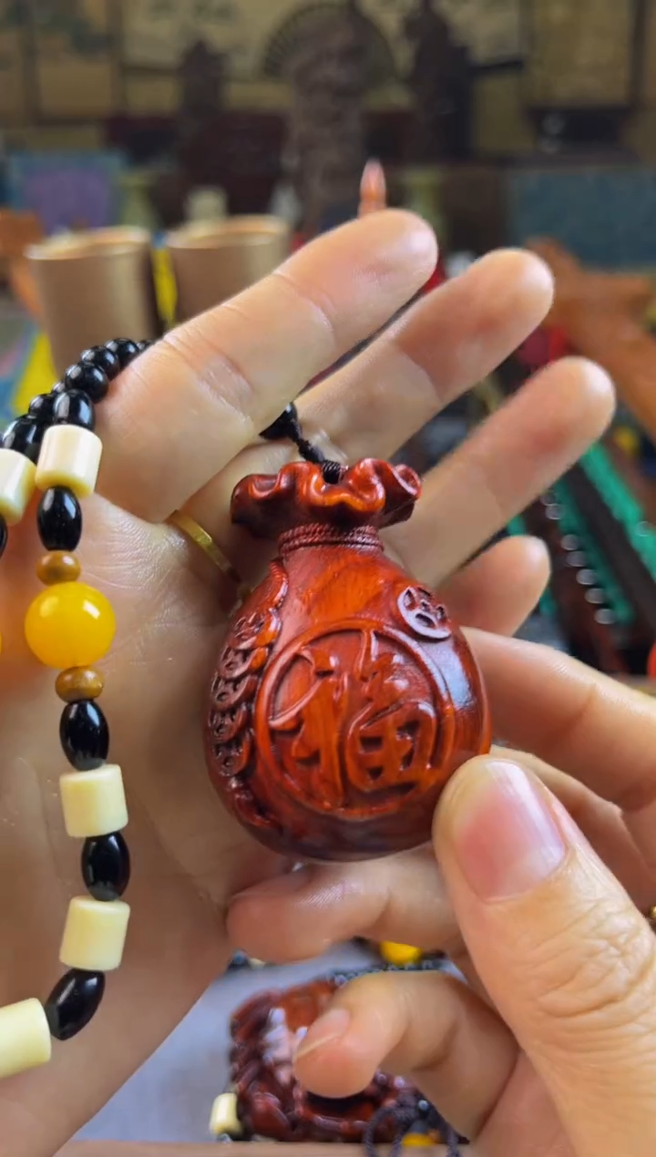 檀香紫檀（小叶紫檀）手把件