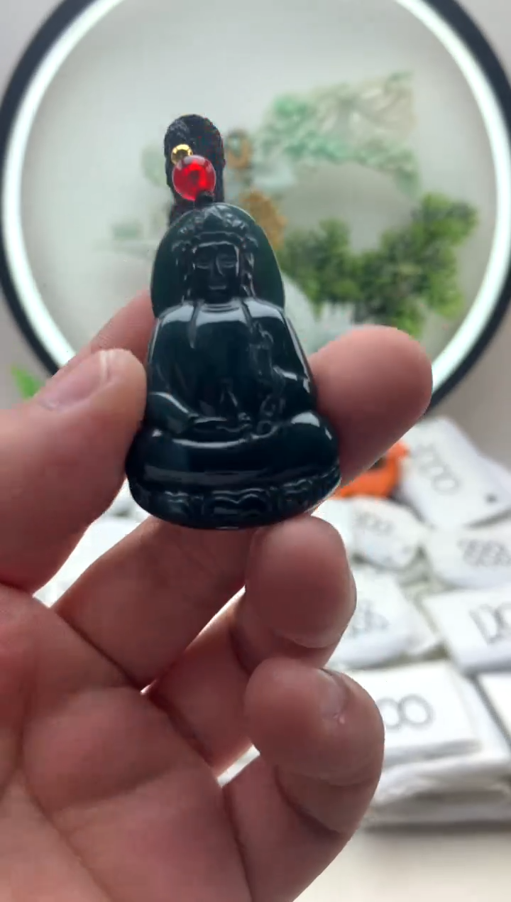 颈饰未镶嵌翡翠小观音