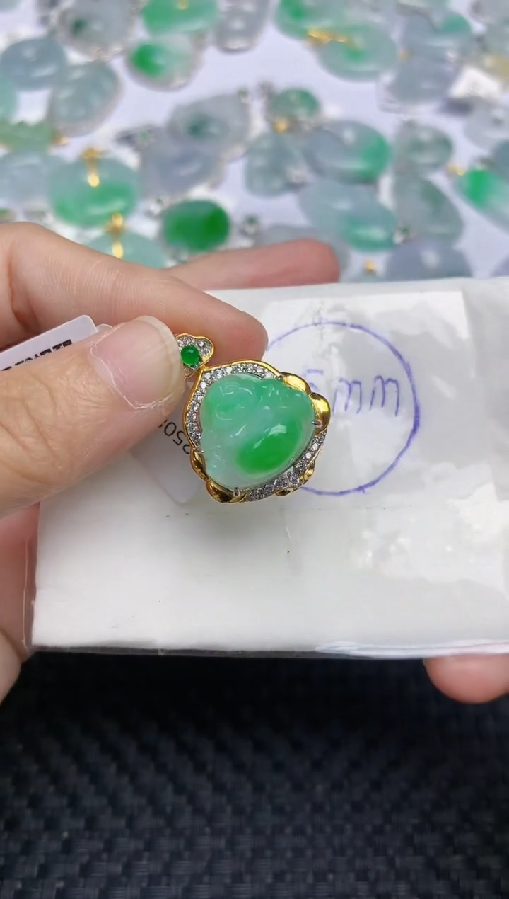 颈饰未镶嵌翡翠天然缅甸A货翡翠百元以上9元证书费自理