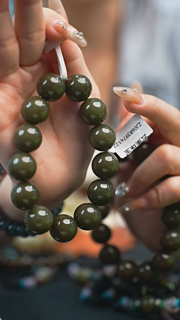 颈饰未镶嵌和田玉拍一发一